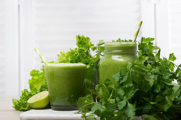 Grüner Detox-Smoothie. Smoothie-Rezepte für einen schnellen Gewichtsverlust