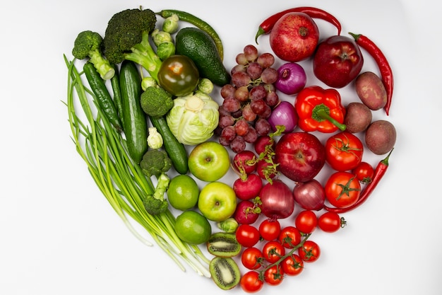 Grünes und rotes Essen von oben