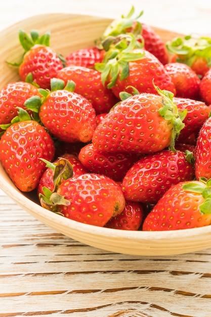 Gruppe von Erdbeer- oder Erdbeerfrüchten