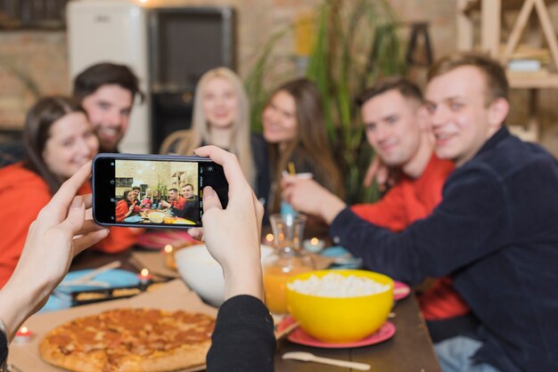 Gruppe von Freunden auf einer Party