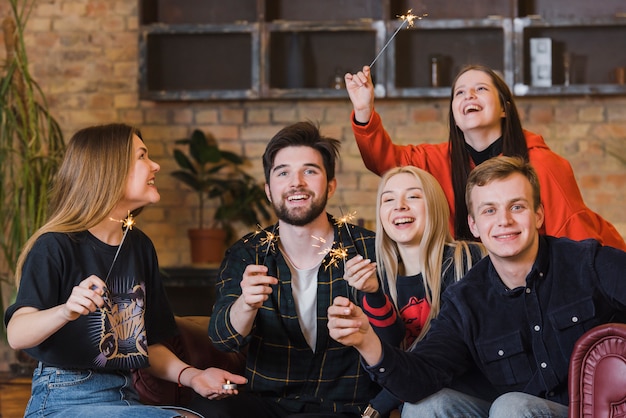 Gruppe von Freunden auf einer Party