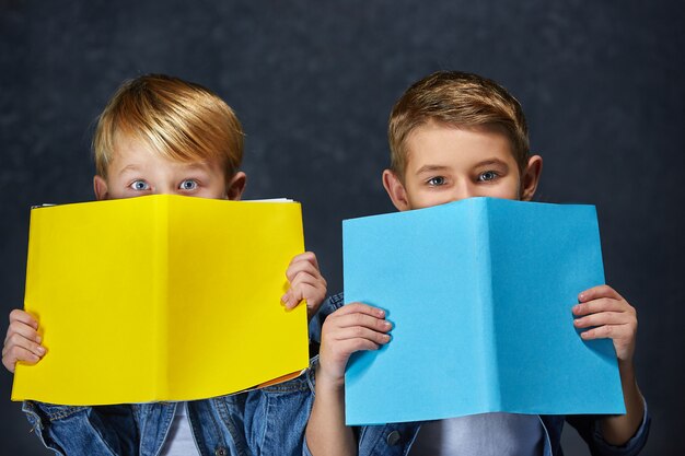 Gruppe von Kindern Studio-Konzept