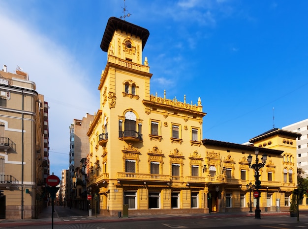 Häuser in der Straße von Castellon de la Plana, Spainon