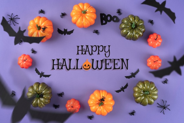 Kostenloses Foto halloween-banner mit kürbissen und fledermäusen