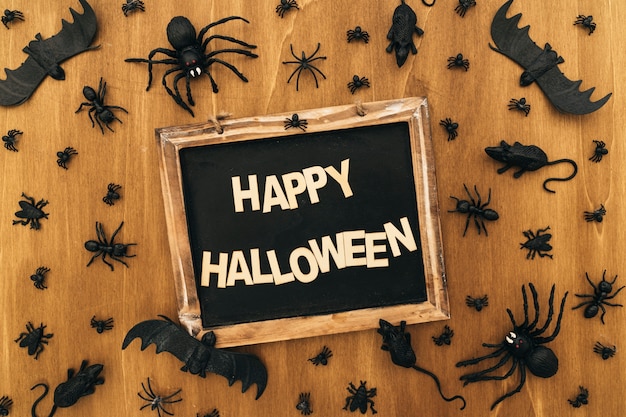 Kostenloses Foto halloween dekoration mit schiefer