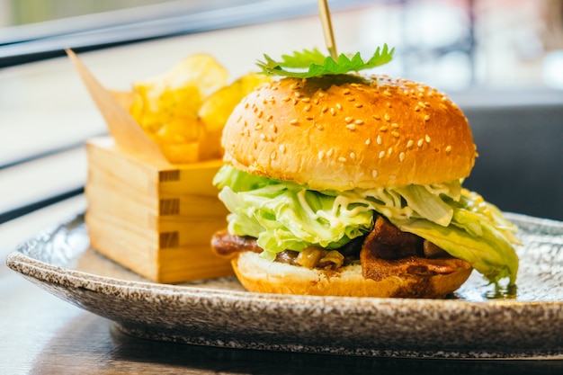 Hamburger mit Rindfleisch