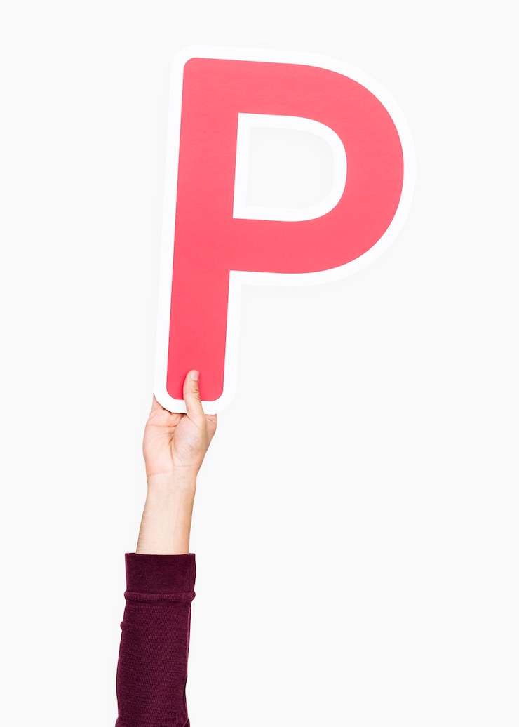 Kostenlose Foto hand hält den buchstaben p