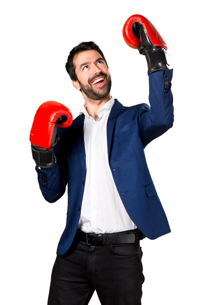 Handsome Mann mit Boxhandschuhen