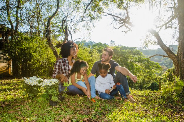 Harmonische Familienszene