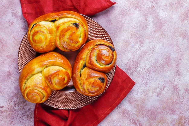 Hausgemachte leckere Schokoladenbrötchen.