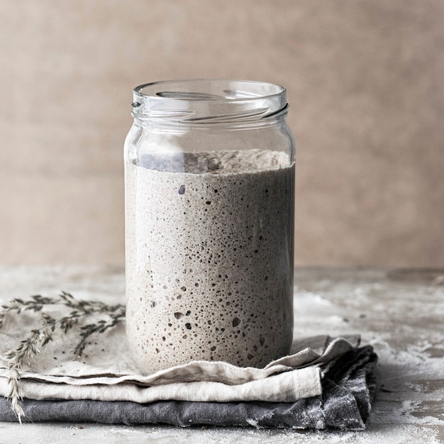 Hausgemachte Sauerteig Vorspeise in einem Glas