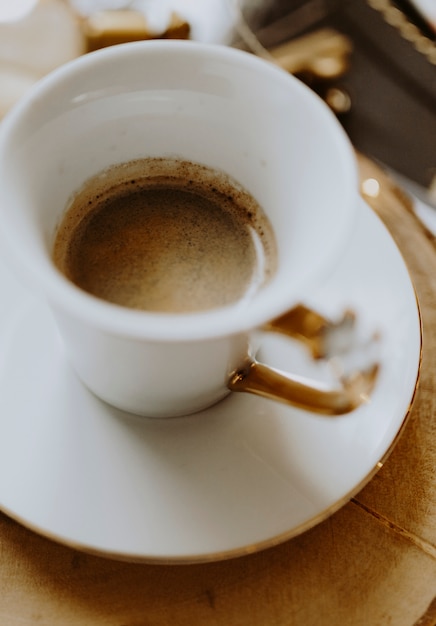 Heißer Kaffee in einer Tasse