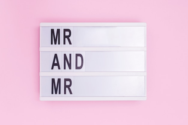 Herr und Herr Light Box-Nachricht auf rosa Hintergrund