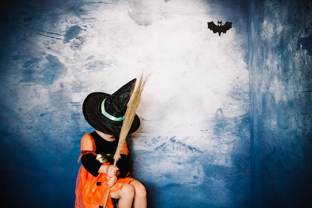 Hexe Mädchen in Halloween Kostüm