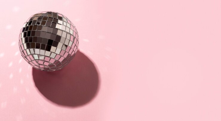 Kostenlose Foto high angle disco globus mit kopierraum