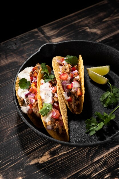 High Angle leckere Tacos mit Fleisch