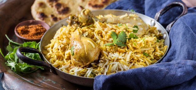 High Angle Pakistan Dish Anordnung