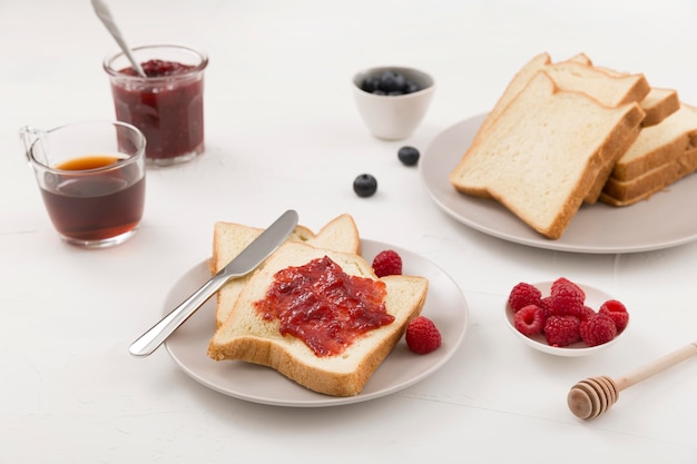 High View hausgemachte köstliche Marmelade auf Brot