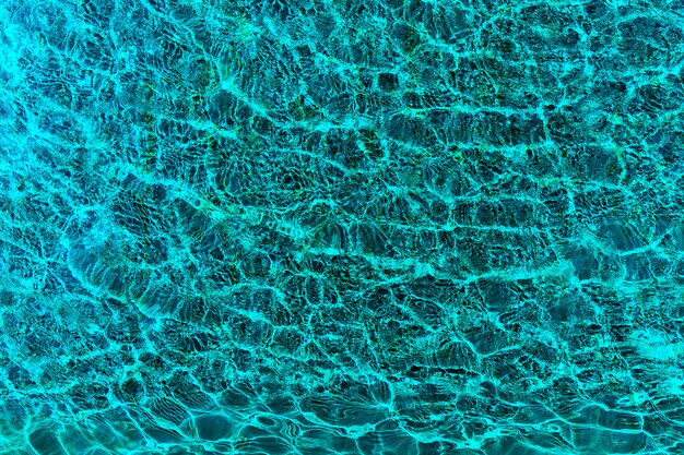 Hintergrund des kristallinen blauen Wassers