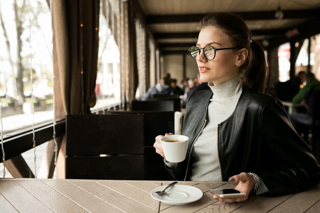 Hipster glücklicher Kaffee Geschäftslebensstil