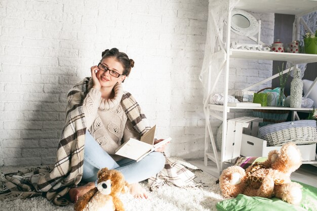 Hipster Mädchen junge Freunde Studio Hintergrund