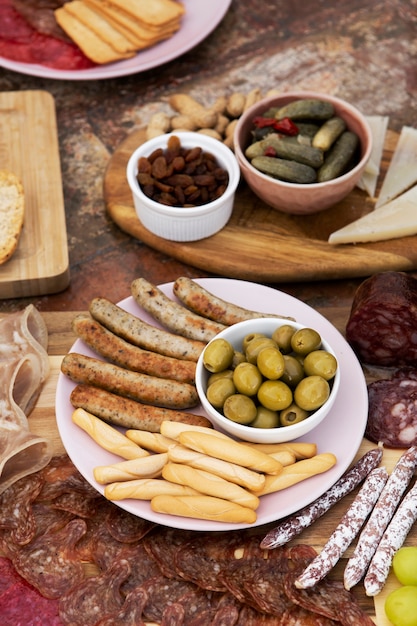 Hochwinkeliges, leckeres Lebensmittelsortiment Stilleben