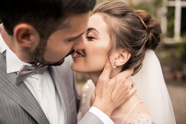 Hochzeitspaare auf ihrer Hochzeit