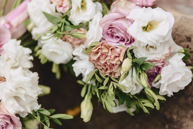 Hochzeitsstrauß und Hochzeitsdekoration, Blumen und Hochzeitsblumengestecke