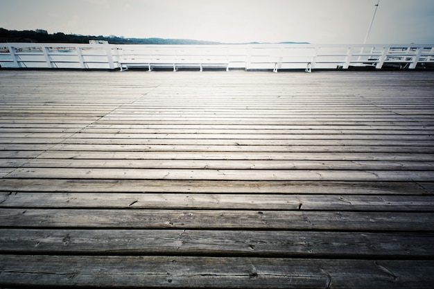 Hölzerner Pier in Sopot, Polen.