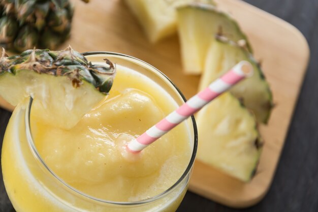 Holz trinken Entgiftung Sommer schütteln