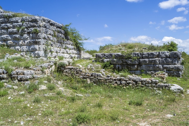 Horizontale Aufnahme einer Ansicht von der römischen militärischen Festung, die in Assyrien gelegen ist