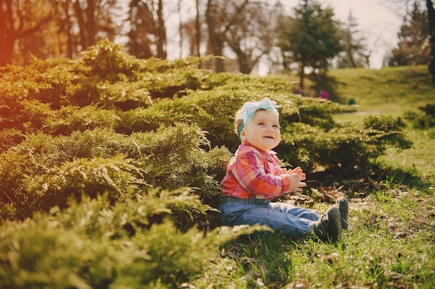 Kostenloses Foto hübsches kleines mädchen