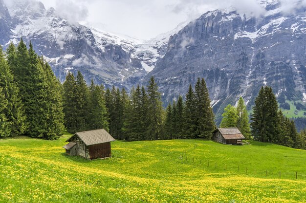 Hütten am Berghang