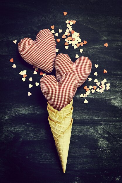 Ice Cream Horn mit Schatz auf einer Tafel. Liebe, Valentine