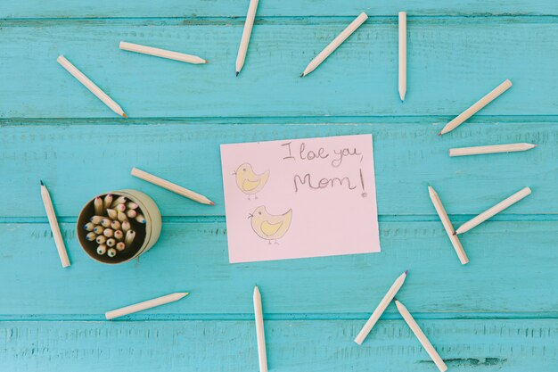 Ich liebe dich Mom Inschrift mit Bleistiften