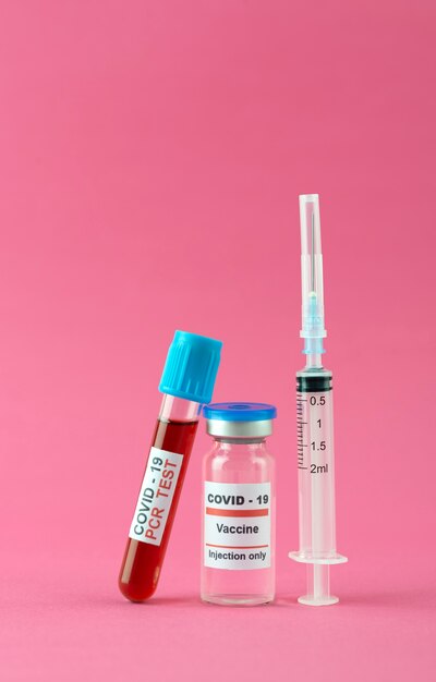 Impfstoff- und Testanordnung