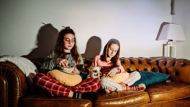 Inhalt Kinder mit Hund fernsehen