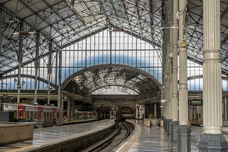 Kostenlose Foto innenbahnhof