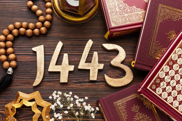 Islamische Neujahrsdekoration mit verschiedenen religiösen Büchern