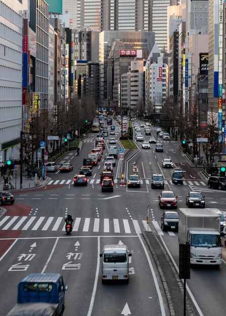 Japanische Stadtlandschaftsautos