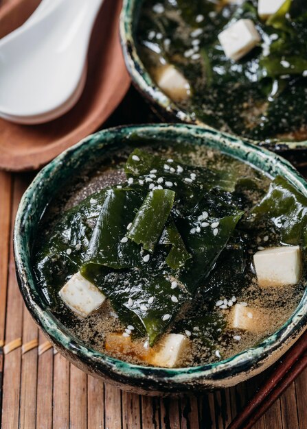 Japanisches Essen im Schüsselsortiment Nahaufnahme