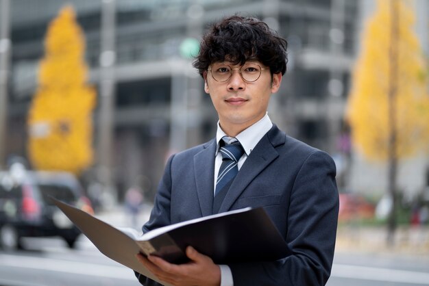 Japanisches Geschäftskonzept mit Geschäftsperson