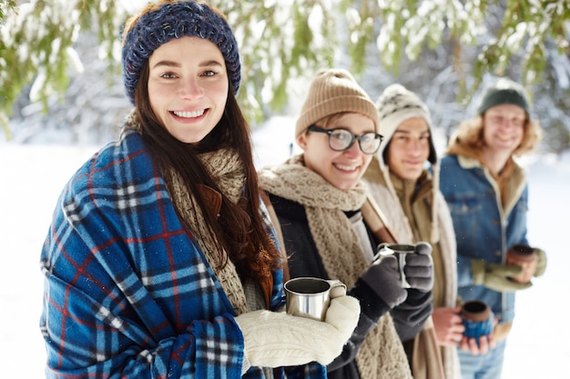 Jugendliche im Winterurlaub