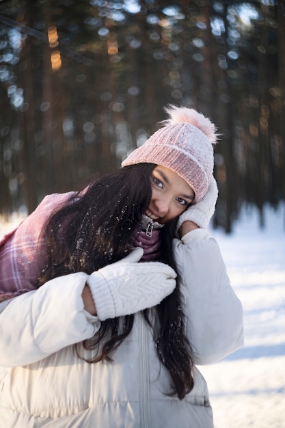 Jugendlicher in der Winterzeit