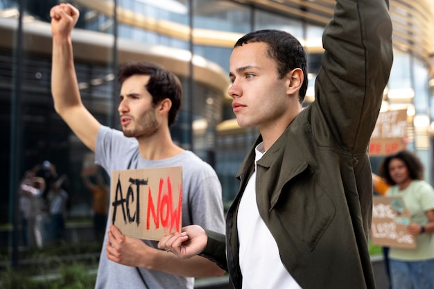 Junge Aktivisten, die aktiv werden