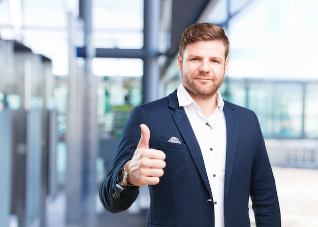 junge Geschäftsmann glücklich Ausdruck