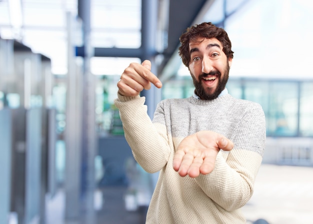 junge Mann verrückt glücklichen Ausdruck