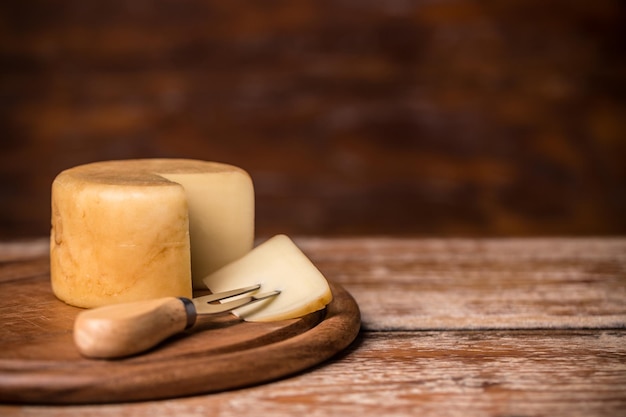 Käse auf Holz