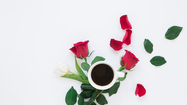 Kostenloses Foto kaffee und blumen