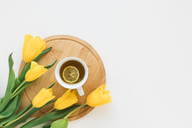 Kostenloses Foto kaffee und blumen